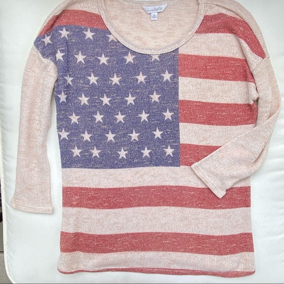 Charming Charlie American 🇺🇸 Flag Lightweight Sweater - Picture 1 of 7